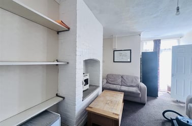 Elmsthorpe Avenue, Lenton, Nottingham - Image 2